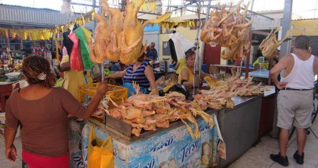 El pollo que es un alimento muy consumido en la mesa familiar, pasó de 8.50 a 16 soles el kilo