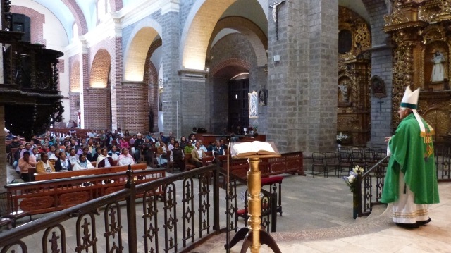 Arzobispo de Ayacucho habla sobre caso de sacerdote denunciado por abuso sexual.