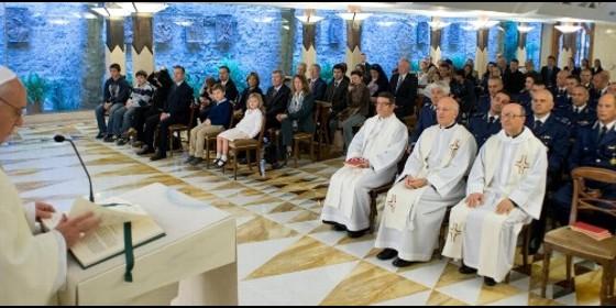 Las homilías del Papa tratan de incontables temas sobre la vida cristiana.