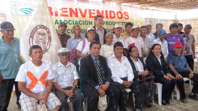 Autoridades de la UNS y Asociación de Productores Agropecuarios “Nuevo Milenio”.
