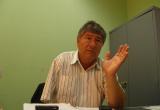 Funcionario dice que cumplirá ambas funciones a cabalidad.
