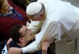 Cuando nos acercamos con ternura a los que necesitan atención, llevamos la esperanza y la sonrisa de Dios...