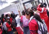 Los colegiales del cuarto y quinto del nivel secundario se movilizaron con carteles.