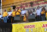 No solo artistas sino también políticos estuvieron en gran escenario de Cruzada del Amor.