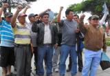 Los trabajadores despedidos de Chinecas protestaron contra Juan Chuiz.