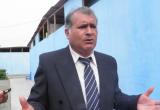 El director del colegio "Belaúnde" lamentó que sus alumnos sigan recibiendo clases en aulas prefabricadas.