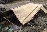 Huayco en el sector de Tablones ha derribado 10 viviendas de adobe y material rústico.