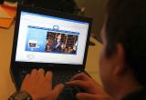 Población de 12 a 24 años de edad son los principales usuarios de Internet. Foto: El Comercio