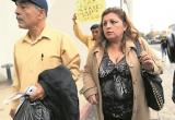 La esposa del ex presidente regional dice que no ha salido del país.
