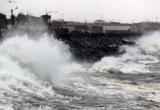 Olas de hasta 8 metros de altura se registraron durante la madrugada de hoy en la zona costera de Chimbote. (Foto Chimbotenlinea.com)