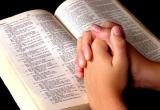 ¿Dónde aprendemos a orar y a llamar a Dios Padre? Es en el corazón del hogar.