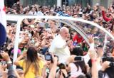 Un tercer aspecto notable de Francisco en Río es su invitación a los jóvenes a "armar lío".