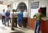 Viejos hombres de mar protestan además porque fueron excluidos quienes iniciaron acciones legales contra la Caja del Pescador.