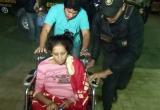 Joven mujer se quejaba de dolores, mientras feto estaba envuelto en un trapo cerca de ella. foto: Serenazgo