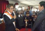 Cuando todo era coordialidad. Ceremonia en que Enrique Vargas juramenta a Ángel Durán como consejero delegado.