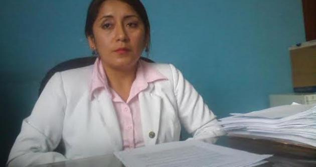 Kelly Portalatino es investigada por el delito de Falsedad Ideológica en agravio de la citada entidad de salud.