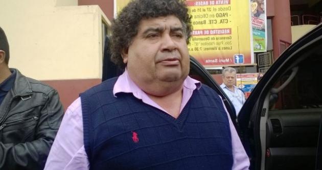 El burgomaeste anunció que se procederá al pago del personal de la comuna.
