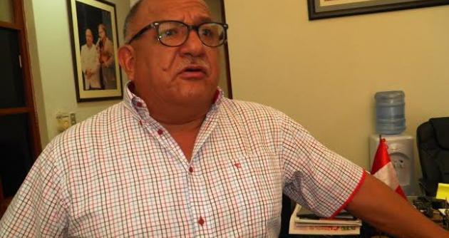 Alcalde Arroyo pide a transportistas que reconsideren el alza del precio de los pasajes.