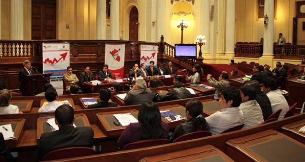 Delegados de la Asociación de Municipalidades del Perú estuvieron en el Congreso.