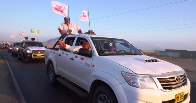 Simpatizantes de Andemar recibieron a su candidato regional Ricardo Narváez.