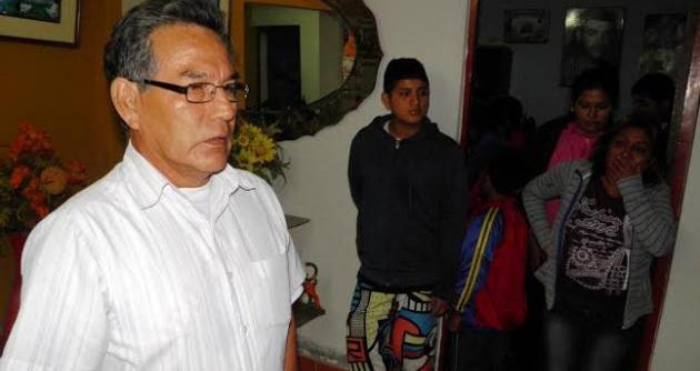 Vocero del Partido Unión Por el Perú, Armando Mejía Villón, llegó hasta vivienda de Nolasco.