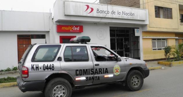 Los hampones utilizaron equipos oxicortes para abrir el cajero y llevarse el botín.