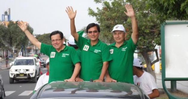 Los candidatos por el partido humanista visitaron a los pobladores de asentamientos humanos en el cono sur.