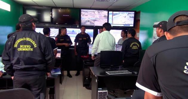 Desde hoy empezó el trabajo mancomunado entre la Policía Nacional y el personal de Serenazgo de Nuevo Chimbote. (Fotos: cortesía Serenazgo MDNCH)
