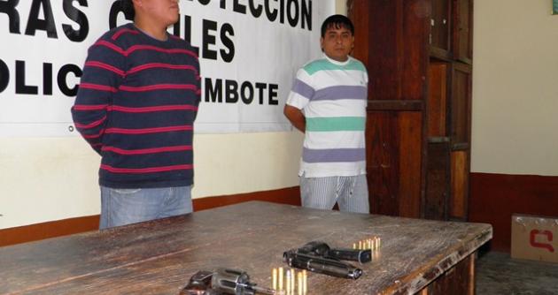 "Chalecos" estaban al interior de la obra de construcción de un complejo deportivo.
