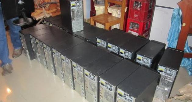 La Policía recuperó las 24 computadoras que fueron robadas ayer en la madrugada del colegio Mariano Melgar.