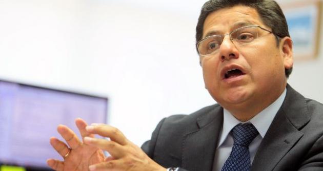 Defensor pide a César Álvarez trabajar y no "hacerse la víctima". Foto: Andina