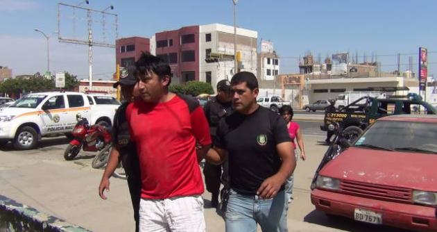 Delincuente capturado por personal de Seguridad Ciudadana. (Foto cortesía)