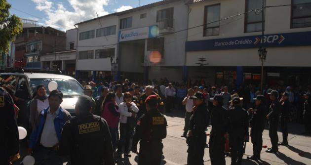 Fuerte contingente policial en plaza central de Huaraz