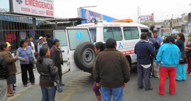 Los moradores evacuaron de emergencia a “Jochi” al Hospital La Caleta.
