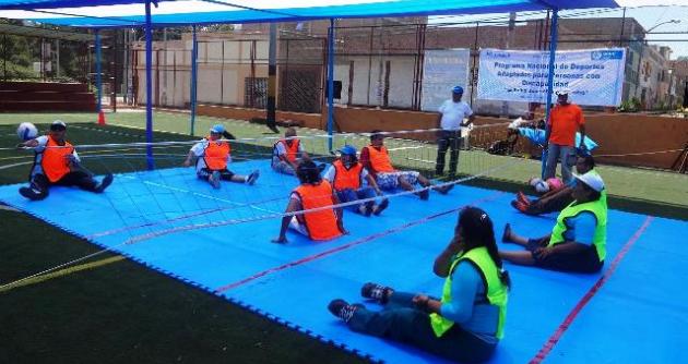 Unas 25 deportistas participaron en las disciplinas de goalball, vóley, bochas y tenis.