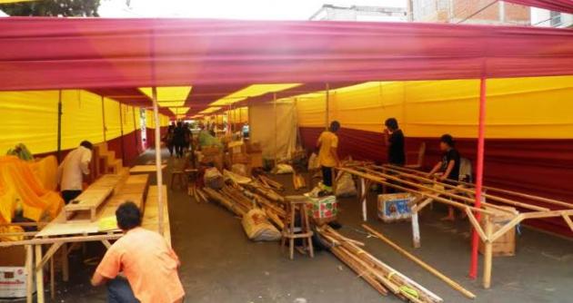 400 stand instalados en la vía pública pagarán 200 soles cada uno.