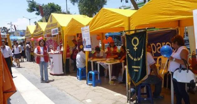 Hoy se realizó feria informativa sobre derechos de las mujeres.