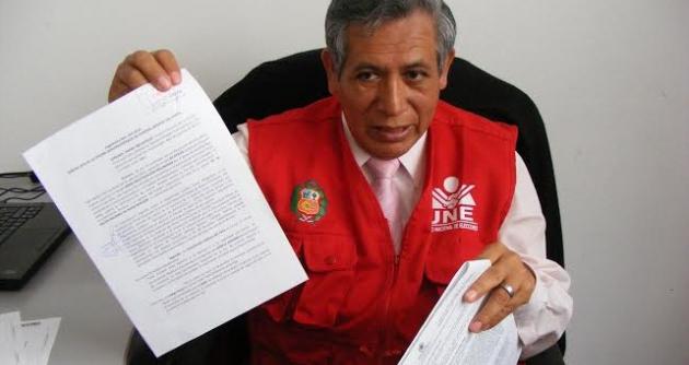 El miembro titular del JEE del Santa, Lorenzo Javier, denunció que es víctima de persecución..
