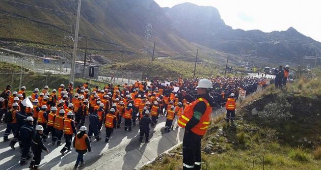 Aunque funcionarios dicen que paralización es parcial, trabajadores afirman que labores están totalmente paralizadas. foto: elcomercio.pe