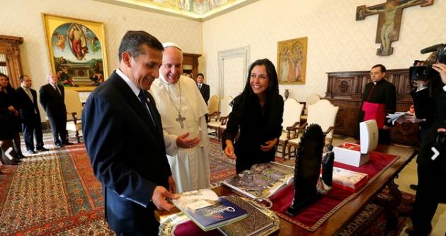 El mandatario peruano Ollanta Humala visitó al Papa Francisco en el Vaticano.
