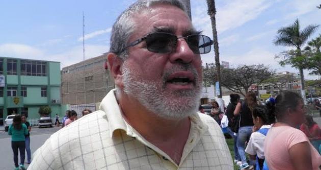 José Serbat denunció que efectivos policiales intentaron "sembrarle" drogas y un arma en su establecimiento.