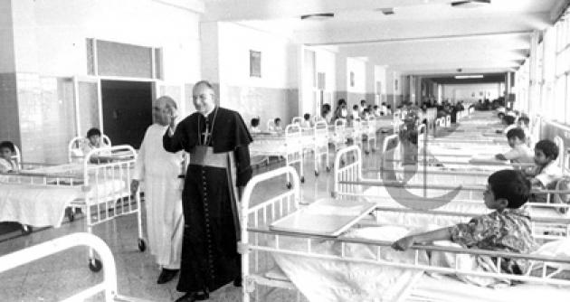 “Muchos Arzobispos se van y otros vienen, pero la Iglesia permanece”.