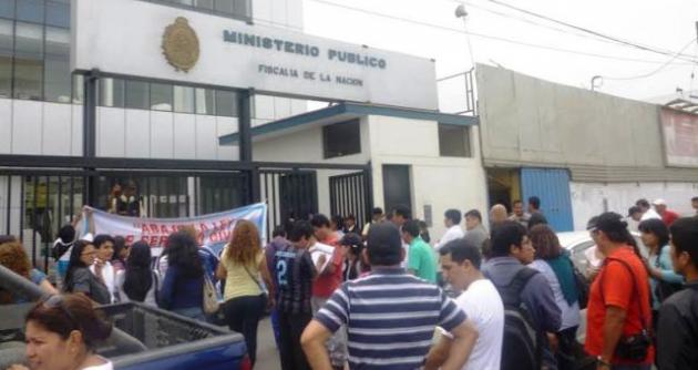 Desde muy temprano los servidores dejaron de atender las carpetas que ingresan por mesa de partes.