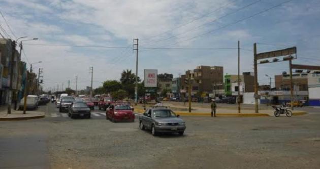 Así luce la avenida Pardo, inconclusa, varios tramos de esta via están sin asfaltar y al parecer el consorcio Pardo cree ya haber terminado esta obra.