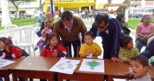 Hidrandina realiza concurso regional de pintura en el marco navideño.