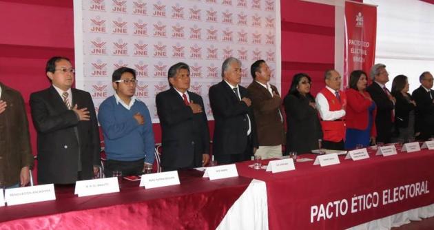 Luis Maguiña candidato a la vicepresidencia regional por "El Maicito" participó en la firma del Pacto Ético Electoral.