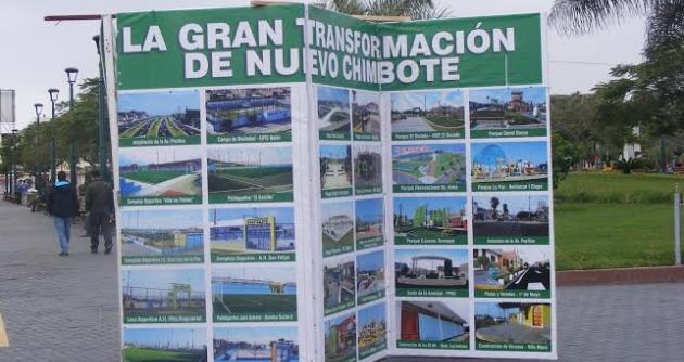 Panel proselitista que era colocado por los trabajadores del municipio de Nuevo Chimbote.