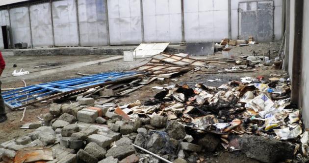 Lamentable.La ex Estación del Ferrocarril, declarada patrimonio histórico de la nación, es hoy la guarida que refugia a drogadictos y meretrices.