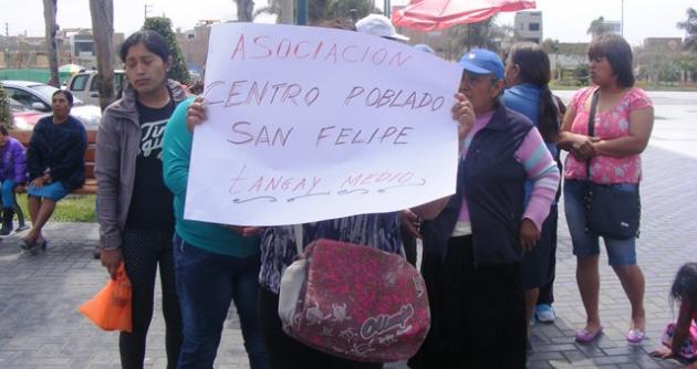 Dicen que niños estudian en precarias condiciones.
