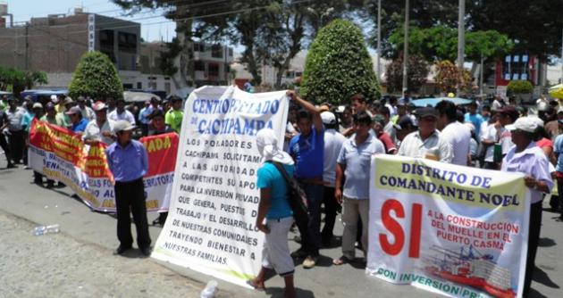 Marcharon por la Panamericana Norte, desde el puente Sechín, hasta la plaza de armas de Casma.